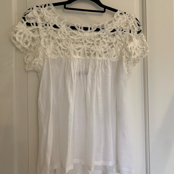 White lace neckline top - Picture 2 of 7